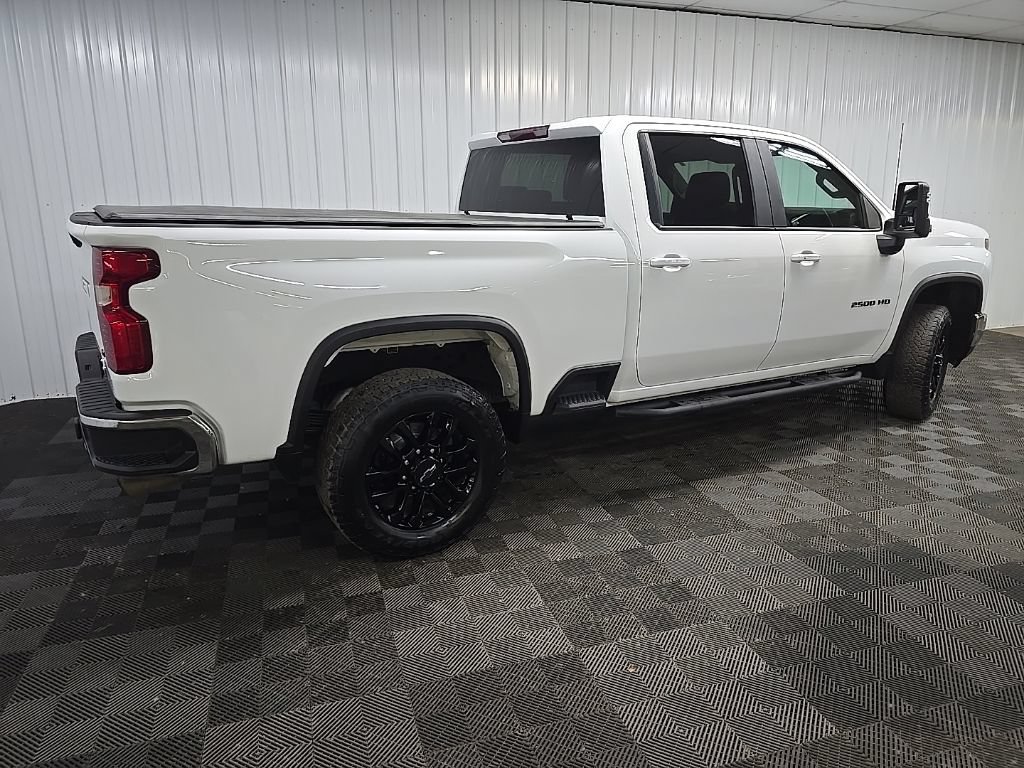 Used 2025 Chevrolet Silverado 2500 LT AWD/4WD image 3