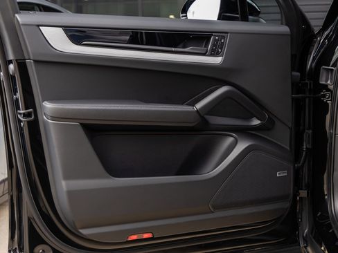 Certified 2026 Porsche Cayenne image 22