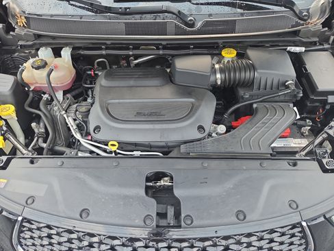Certified 2023 Chrysler Pacifica Touring-L FWD image 26