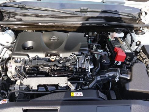 Used 2020 Toyota Camry LE FWD image 15