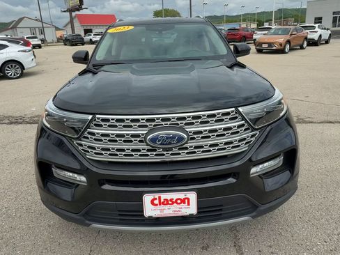 Used 2023 Ford Explorer Limited image 3