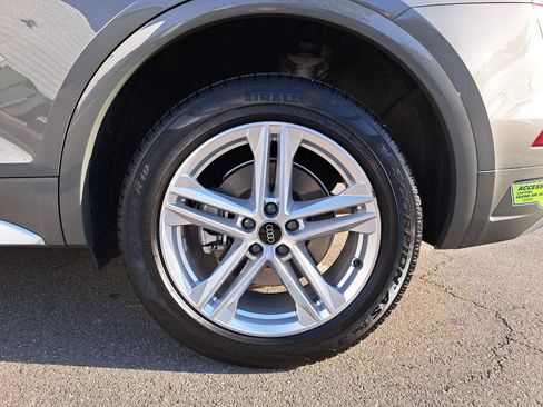 Used 2023 Audi Q5 e Premium w/ Convenience Package image 37