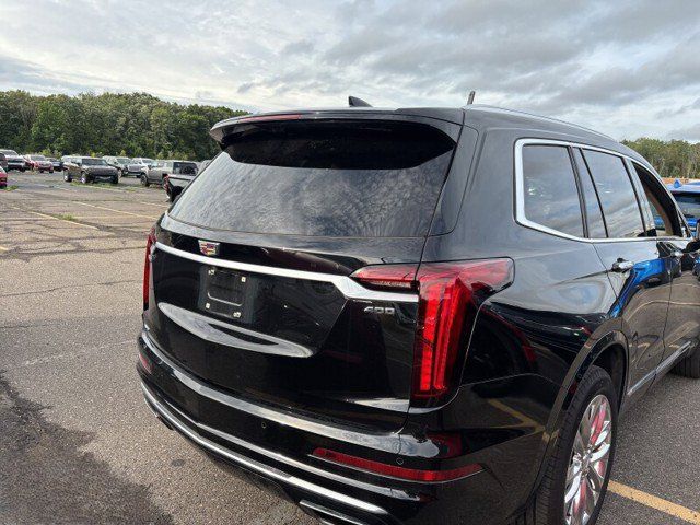 Used 2025 Cadillac XT6 Premium Luxury w/ Platinum Package AWD/4WD image 7