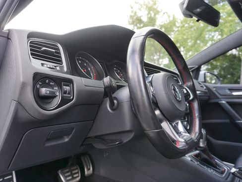 Used 2017 Volkswagen GTI SE FWD image 30
