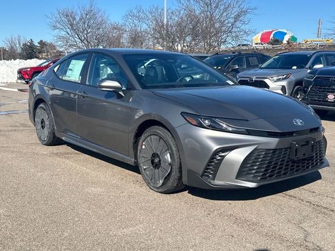 New 2026 Toyota Camry SE image 9