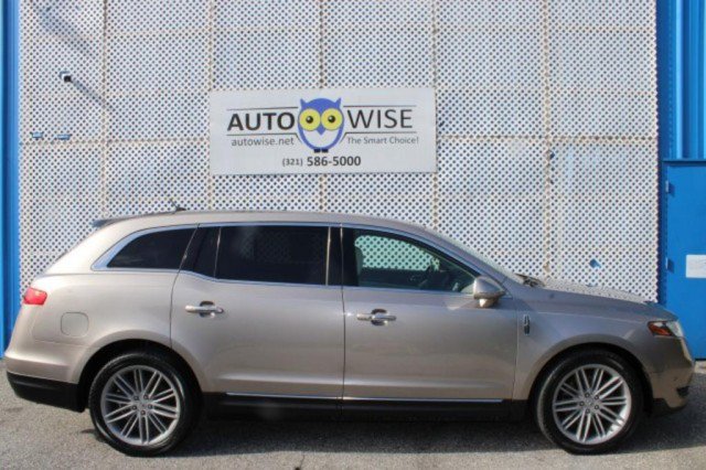 Used 2018 Lincoln MKT AWD w/ Technology Package image 3