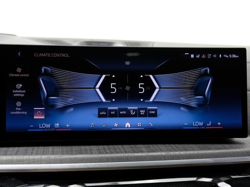 Used 2025 BMW ALPINA XB7 AWD/4WD image 42