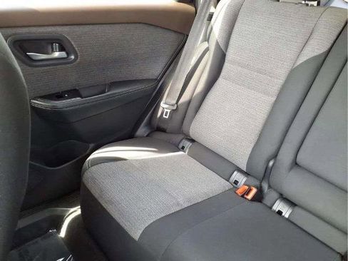 Certified 2022 Nissan Rogue SV image 17