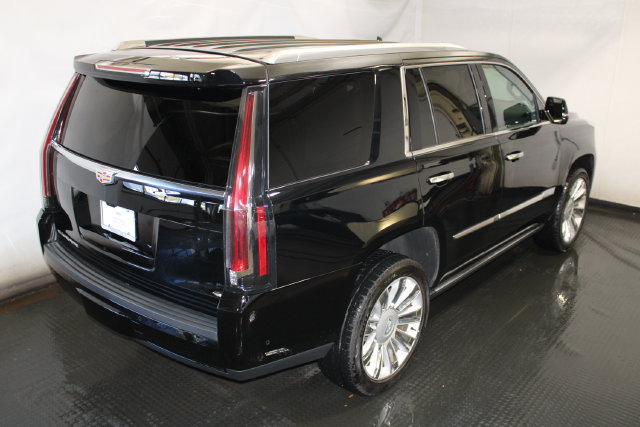 Used 2020 Cadillac Escalade Platinum AWD/4WD image 4