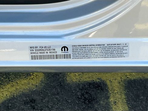 New 2026 RAM 2500 Laramie AWD/4WD image 33