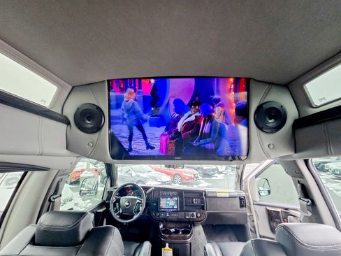 Used 2025 Chevrolet Express 2500 w/ Driver Convenience Package image 33