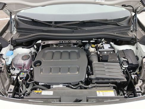 New 2025 Volkswagen Tiguan SE image 21