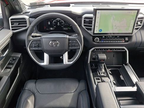 Used 2025 Toyota Sequoia Platinum AWD/4WD image 2