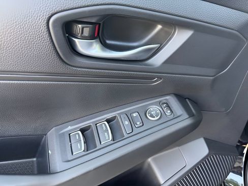Used 2025 Honda Accord LX image 10