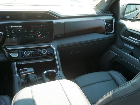 Used 2026 GMC Sierra 1500 Denali w/ Technology Package AWD/4WD image 11