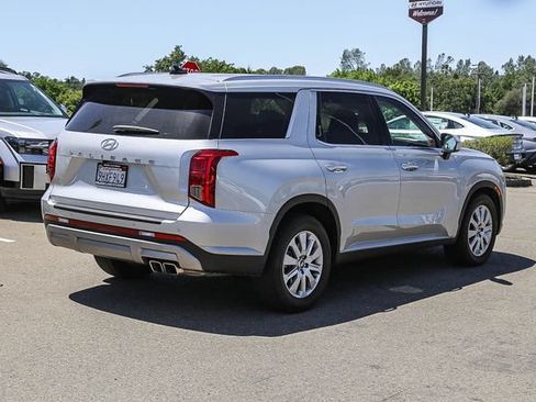 Used 2024 Hyundai Palisade SEL FWD image 5