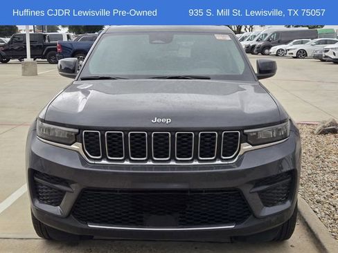 Used 2023 Jeep Grand Cherokee Laredo w/ Luxury Tech Group I AWD/4WD image 2