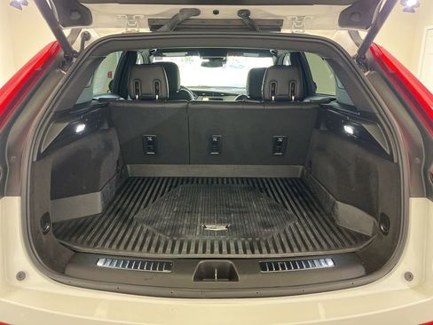 Used 2023 Cadillac XT4 Premium Luxury w/ Cold Weather Package AWD/4WD image 13