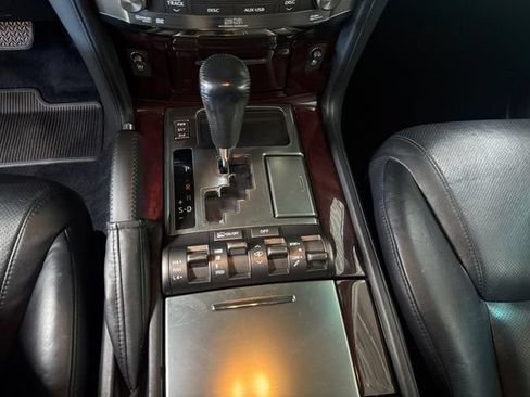 Used 2011 Lexus LX 570 4WD w/ Luxury Pkg image 16