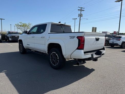 Used 2025 Toyota Tacoma TRD Sport RWD image 5