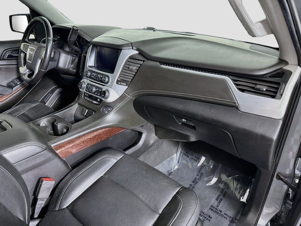 Used 2020 GMC Yukon XL SLT w/ Open Road Package AWD/4WD image 32