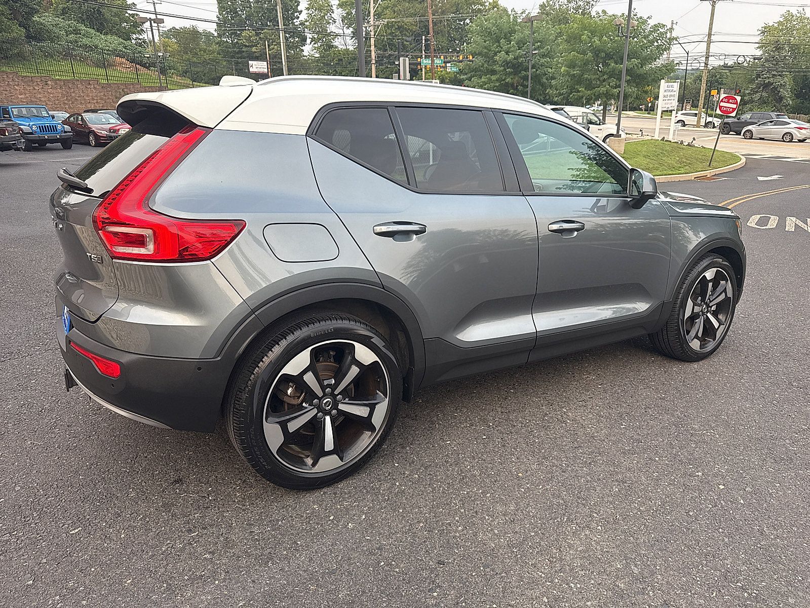 Used 2019 Volvo XC40 T5 Momentum AWD/4WD image 4