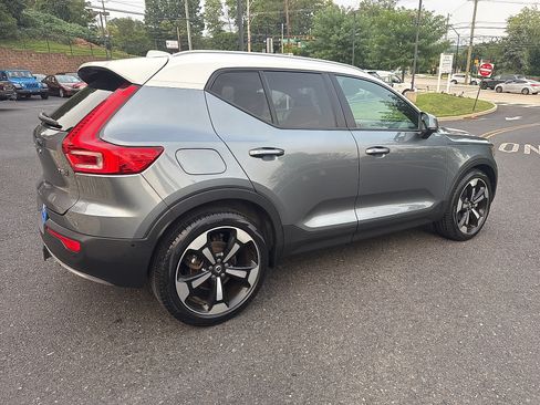 Used 2019 Volvo XC40 T5 Momentum AWD/4WD image 4