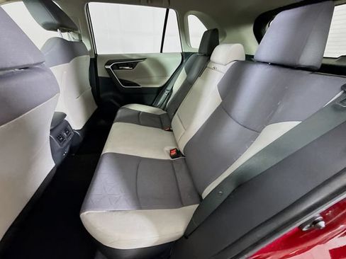 Used 2019 Toyota RAV4 XLE AWD/4WD image 24