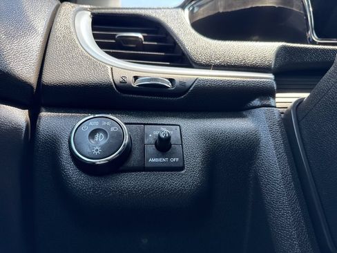 Used 2015 Chevrolet Traverse LT AWD/4WD image 26