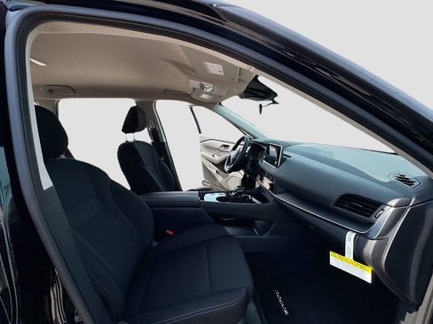 Used 2026 Nissan Rogue S FWD image 24