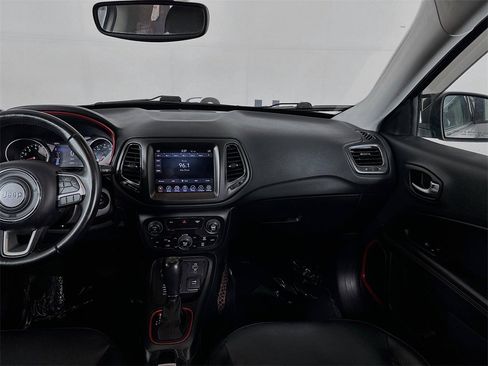 Used 2018 Jeep Compass Trailhawk image 24