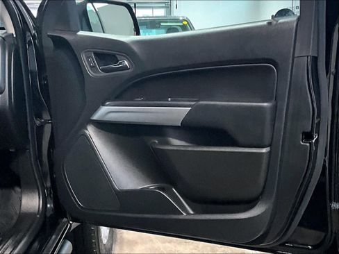 Used 2022 Chevrolet Colorado LT w/ Luxury Package image 12
