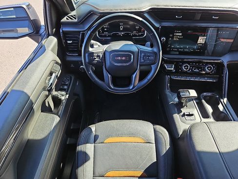 Used 2024 GMC Sierra 1500 AT4 w/ AT4 Premium Package AWD/4WD image 11