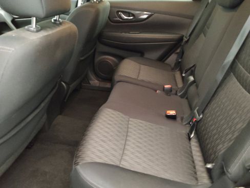 Used 2018 Nissan Rogue SV w/ Premium Package FWD image 18