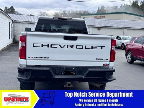 Used 2020 Chevrolet Silverado 2500 Custom w/ Custom Value Package image 5