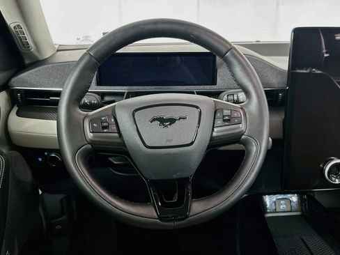 Used 2022 Ford Mustang Mach-E Premium RWD image 18