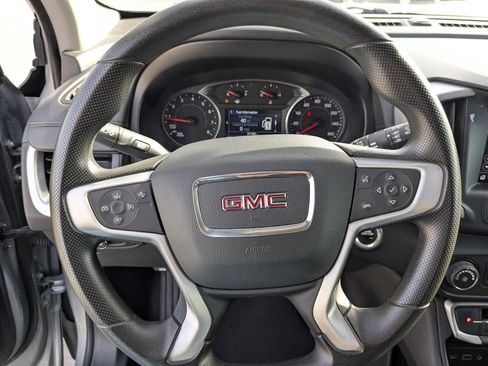 Used 2024 GMC Terrain SLE image 18