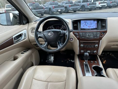 Used 2018 Nissan Pathfinder Platinum image 25