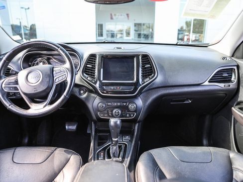 Used 2019 Jeep Cherokee Limited FWD image 2