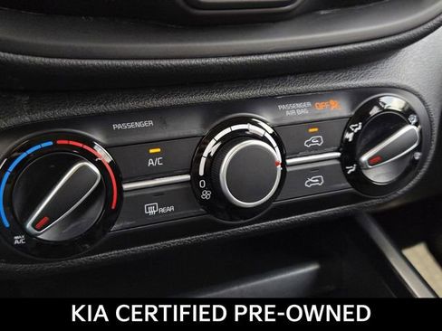 Certified 2025 Kia Soul LX w/ LX Technology Package FWD image 22