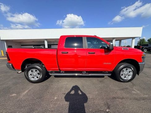 Used 2026 RAM 2500 Big Horn AWD/4WD image 2