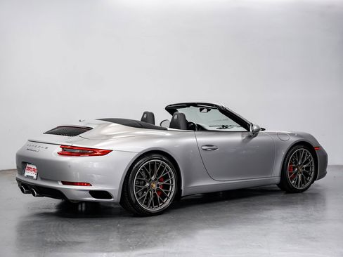 Used 2018 Porsche 911 Carrera S RWD image 3