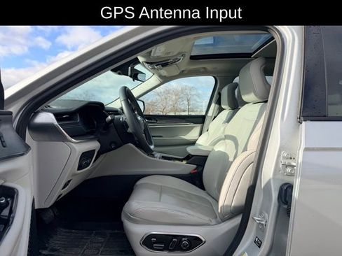 Used 2022 Jeep Grand Cherokee L Overland w/ Luxury Tech Group IV image 8