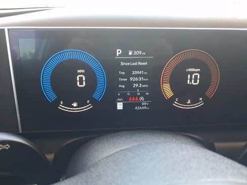 Used 2025 Hyundai Tucson SEL FWD image 2