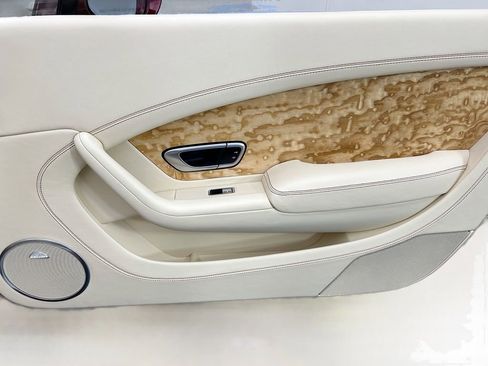 Used 2017 Bentley Continental GT image 31