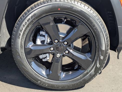 New 2025 Jeep Grand Cherokee L Limited w/ Luxury Tech Group II image 11