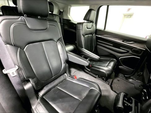 Used 2021 Jeep Grand Cherokee L Limited image 36