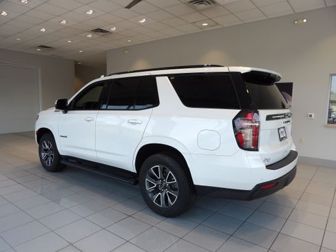 Used 2023 Chevrolet Tahoe Z71 w/ Luxury Package AWD/4WD image 6