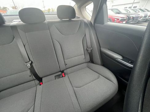 Used 2025 Kia K4 LXS image 37