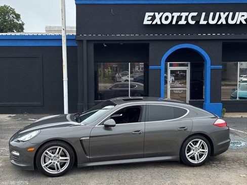 Used 2013 Porsche Panamera S RWD image 4
